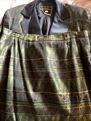 Lily And Taylor Sz 18 Church Suit Finland Fox/Satin Trimmed Gold Buttons - Picture 11 of 15