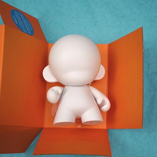 Do It Yourself! MUNNY V4 7" White T08UT001 Soft Vinyl Toy by 2009 Kidrobot Inc. - Bild 8 von 11