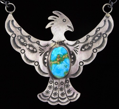 Collar Sonora Rosa Turquesa Ala Elevada Thunderbird de Bobby Johnson - Imagen 2 de 4