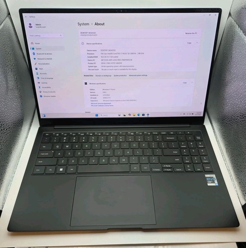 READ! Samsung Galaxy Book Pro NP950XDB 15.6" AMOLED i7-1165G7 16GB 256GB SSD