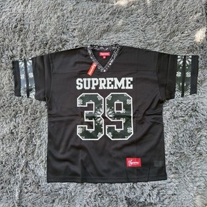 トップス Supreme Bandana Football Jersey white Supreme Bandana Football Jersey White SS25 – UniqueHype