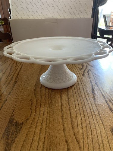 DE COLECCIÓN 1940 PITMAN DREITZER COLONY BORDE DE ENCAJE VASO DE LECHE BLANCO MUERTO 14” SOPORTE PARA PASTELES - Imagen 1 de 8