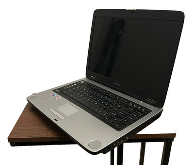 Toshiba Satellite M40X-295 Laptop   defekt   Bastler/ Nr. 22