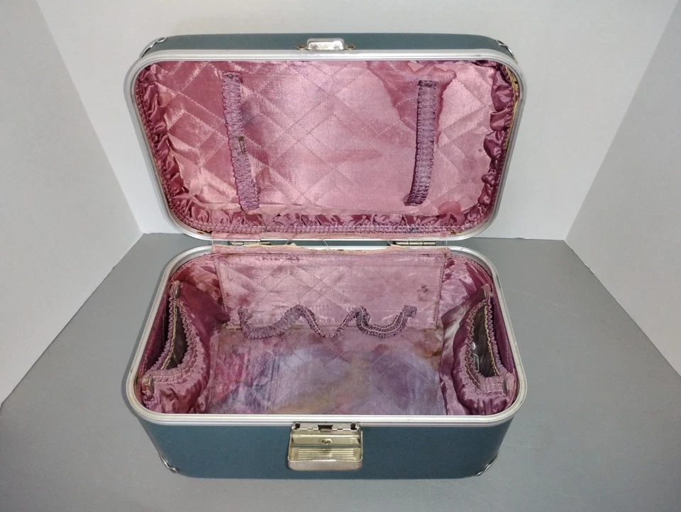 Carcasa rígida azul vintage con esquinas y pestillo de metal - Estuche de maquillaje retro Skyrocket Foto 4 de 4