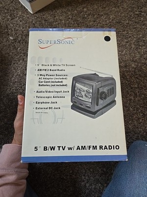 New SUPERSONIC FC-9200 Portable 5'' Black & White TV with AM/FM Radio