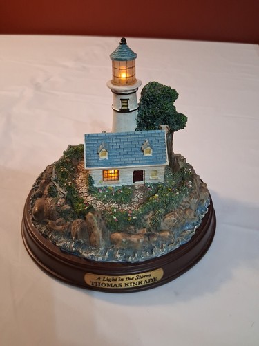 Thomas Kincade Figurine “A Light in the Storm” Lighthouse Battery Operated - Picture 6 of 11