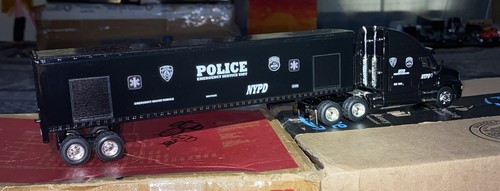 Kitbash 1/64Kenworth T200 Mobile Command NYPD ESU NEW YORK POLICE DEPARTMENT - Picture 8 of 24