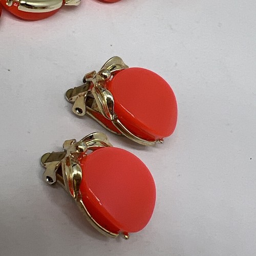Vtg Signed Amerique Salmon/orange Themoset Necklace 7” Bracelet Clip Earring Set - Picture 5 of 7