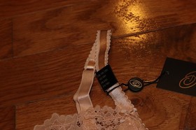 BNWT Dita Von Teese Cora  Underwire Bra Size 32D MSRP $70!!!