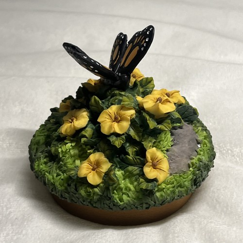 Vintage Monarch Butterfly Our America 3 1/2” Candle Topper (fits 3") See photos - Picture 3 of 11