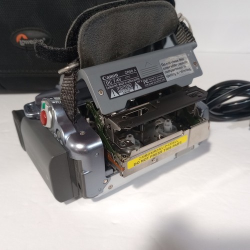Canon ZR80 Mini DV Camcorder For parts Or Repair - Picture 6 of 6