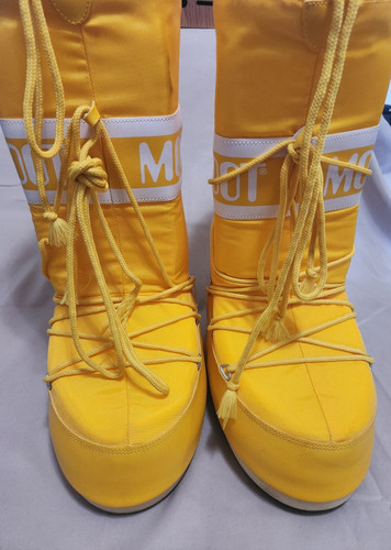Moon Boot ICON GELBE NYLONSTIEFEL. Größe EU. 42/44 US 9/10,5