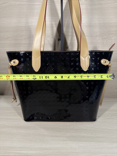 Borsa a tracolla ARCADIA nera in vernice con logo e doppia tracolla marrone - Foto 2 di 9