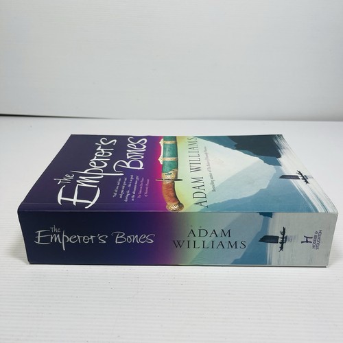The Emperor's Bones de Williams, libro de bolsillo/softback de Adam - Imagen 4 de 10