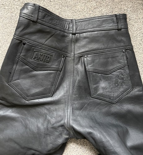 Akito Black Leather Motorcycle Trousers Unisex W26 L26 Wide Leg - Picture 3 of 8