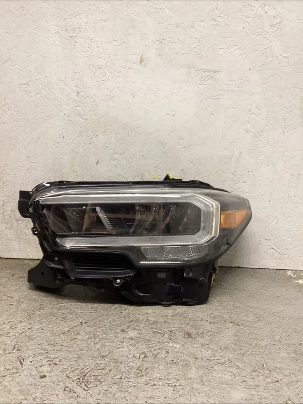 2020-2023 TOYOTA TACOMA LEFT LH DRIVER SIDE LED HEADLIGHT OEM 8115004290