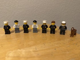 LEGO City Police Headquarters (7744) 100% w/ Minifigures & Manuals