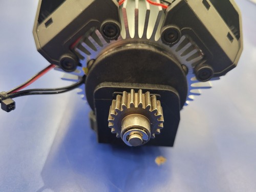 TRAXXAS X-Maxx Motor Brushless VELINEON 1275KV VXL 8S Mount Heat Sink Dual Fans - Picture 4 of 6