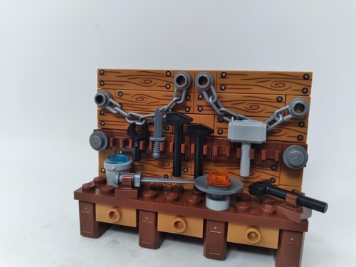 LEGO Castle Medieval Blacksmith Work Bench - Picture 4 of 4