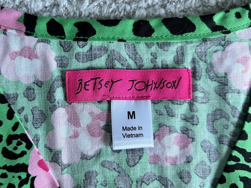 Blusa Médica Koi Betsey Johnson Para Mujer Mediana Verde Leopardo Flora Enfermería - Imagen 2 de 11