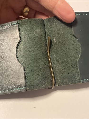 Portafoglio Lavoks verde scuro vera pelle bifold con fermasoldi - Foto 12 di 17