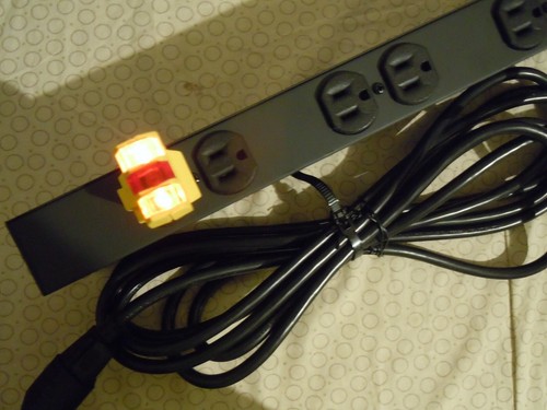 TRIPP-LITE MODEL RS-1215 AC POWER TAP-12 OUTLETS - 0208138. - Picture 9 of 10