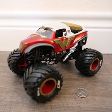 Hot Wheels Monster Jam Trucks 2019 WONDER WOMAN 1:24 Diecast SPINMASTER