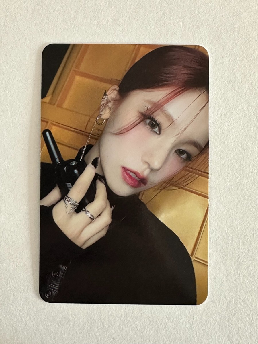 ITZY 2nd Album BORN TO BE Official PHOTOCARD + SW Fansign