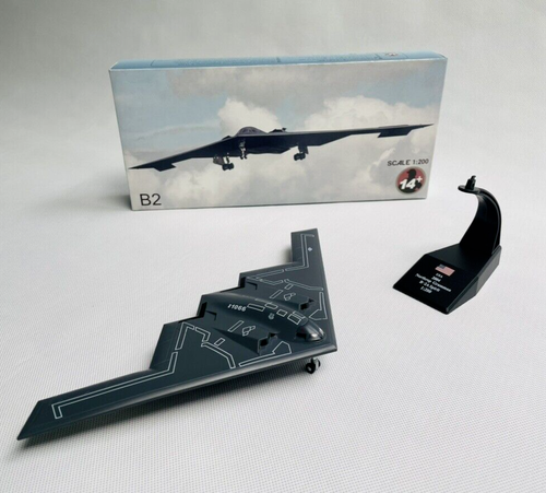 1:200 Diecast USAF Grumman B-2 Spirit Bomber Aircraf Model Military Collection - Picture 5 of 17