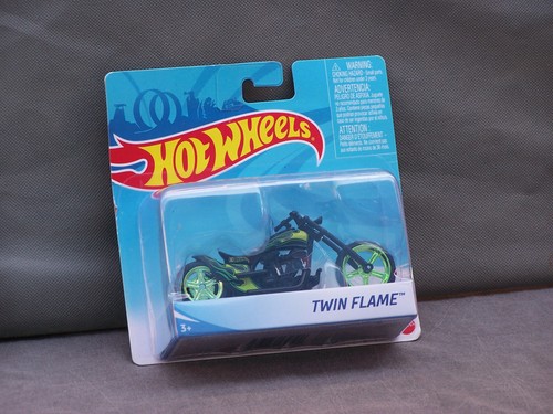Hot Wheels Twin Flame Motorcycle - Picture 1 of 3