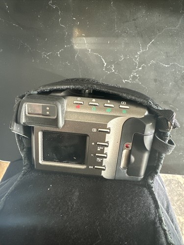 Olympus CAMEDIA D-600L 1.4 MP Digital SLR Camera And Case - Picture 7 of 7