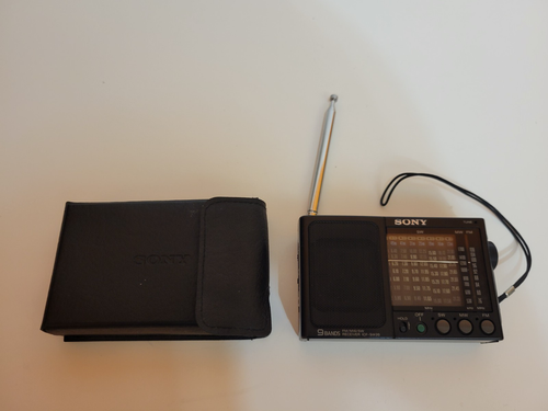 Sony ICF-SW20 FM/MW/SW 9 Band Receiver Radio with Original Soft Case - Tested - Picture 2 of 17