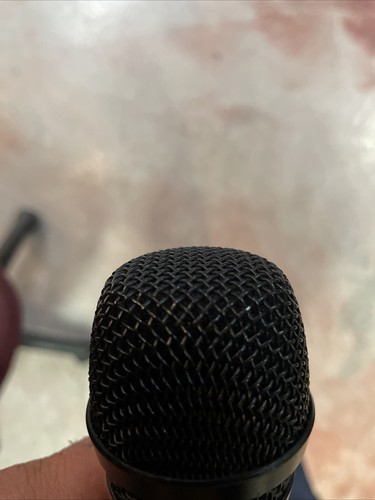 Sennheiser e 835 Cardioid Dynamic Vocal Microphone - Picture 3 of 4