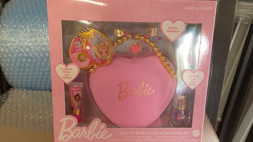 Barbie Girls Beauty Essentials and Handbag Set - Brand New - Picture 8 of 10