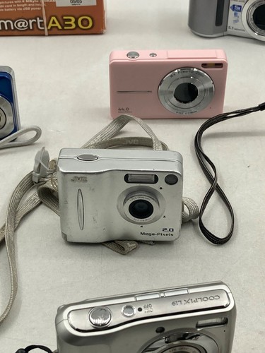 Lot Of 20 Untested Digital Cameras Of Different Brands and Styles. Nikon, Canon - Picture 8 of 21