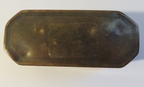 18th Century Indonesian Brass Betel (Sirih, Lime) Box - Picture 6 of 7