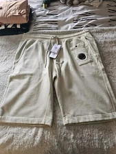 C. P. COMPANY MENS SWEAT SHORTS XXL IVORY BNWT CERTILIGO AUTHENTIC !