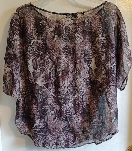 Guess Los Angeles Women Size M Sheer Blouse Animal Print Mauve Beige Cap Sleeve - Picture 2 of 8