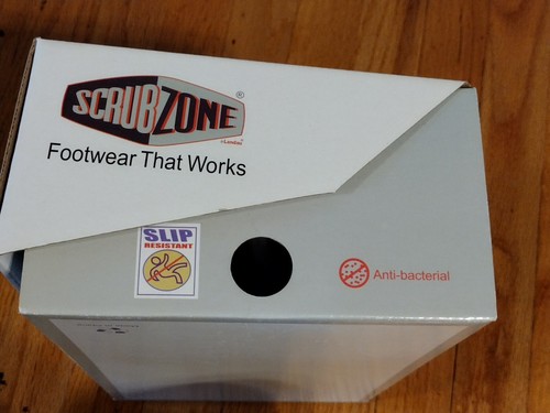 Scrub Zone Energize Clogs/Shoe: Anti-bacterial, SlipResistant, Black, Sz W5/M3 - Picture 3 of 4