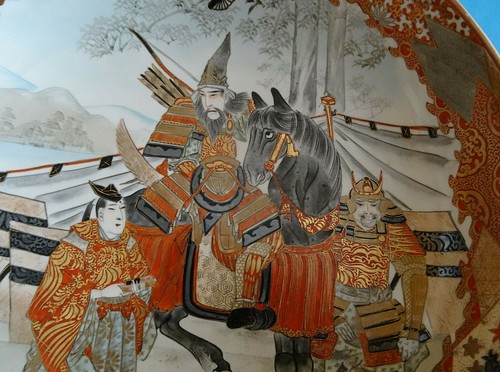 29 CM Antique Japanese 19th c Meiji Kutani Charger with warrios - Picture 2 of 7