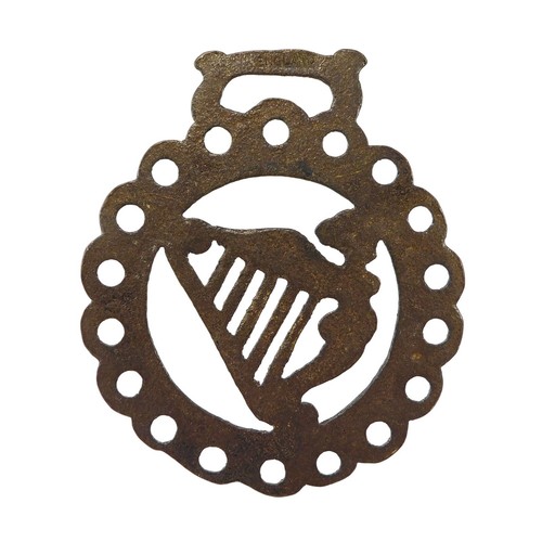 Vintage Angel Irish Trinity Harp Horse Brass Medallion England 3.5" - Picture 3 of 4