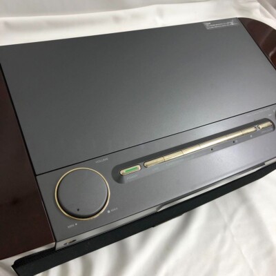 Sony D-3000 Celebrity Giugiaroデザイン ステレオ - ラジオ・コンポ Sony D-3000 Celebrity Giugiaroデザイン ステレオ - ラジオ・コンポ