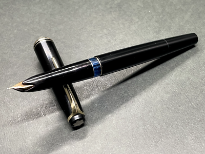 MONTBLANC No.22 Black GT Vintage Piston-filler Fountain Pen 14C
