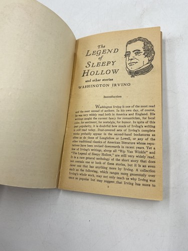 The Legend Of Sleepy Hollow By Washington Irving Book Lot - Picture Book & Novel - Picture 9 of 10