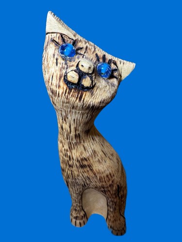 Hand-Carved Folk Art Cat/Kitty Figurine By Darold Parkey Signed 2/2007 Blue Eyes - Picture 1 of 6