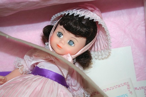 Madame Alexander Beautiful 8" Little Miss #489 1993 Mint in Box With Stand - Bild 2 von 4