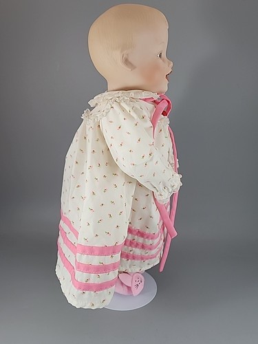 Sarah by Yolanda Bello Ashton Drake Edwin M Knowles Original Porcelain Baby Doll - Picture 4 of 5