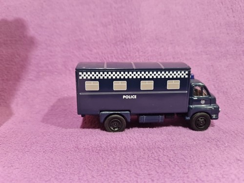 VANGUARDS VA 8009 CAMION BEDFORD S TYPE VAN POLICE CONTROL SCALA 1:64 - Foto 6 di 10