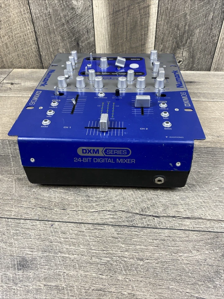 Numark DXM06 24Bit Digital DJ Scratch Mixer + Effects - Used⚠️read⚠️ - Image 2 of 4