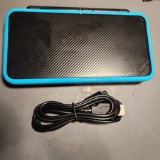 Nintendo 2DS  XL Turquoise System W/Charger